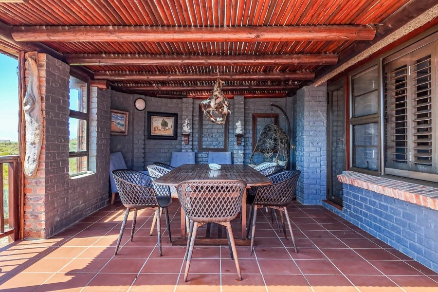 5 Bedroom Property for Sale in Stilbaai Wes Western Cape